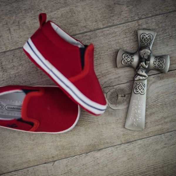 HANGING CROSS FOR A BOY WITH PERSONALIZATION